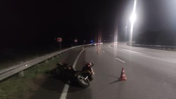 В Минеральных Водах пассажирка мотоцикла пострадала в аварии 