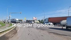 Три грузовые машины столкнулись на трассе «Кавказ»