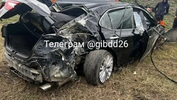 Отец и дочь перевернулись на иномарке в Минераловодском округе