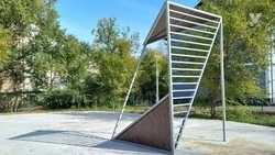В Минводах на улице Советской устанавливают «кристаллы»