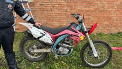 Мотоциклист попал в аварию на полевой дороге в Минводах