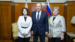 Девочка из Минвод увиделась с главой МИД РФ благодаря акции «Ёлка Желаний»
