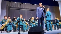 В Минводах во Дворце культуры прошел концерт в поддержку Президента и российских солдат