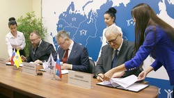 Губернатор Владимиров подписал соглашения о федеральном финансировании развития водоснабжения в крае