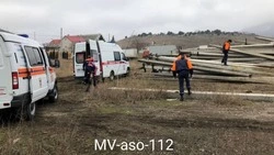 В Минеральных Водах мужчине придавило ногу бетонным столбом
