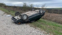 В Минераловодском округе перевернулся автомобиль