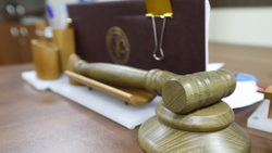 Напавшего на продавщицу и избившего полицейского мужчину будут судить в Минводах