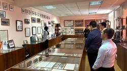 Молодым полицейским показали ведомственный музей в Минводах