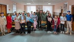 Семьям мобилизованных и добровольцам – участникам СВО вручили награды в Минеральных Водах