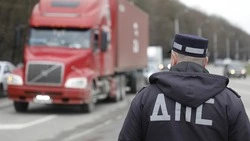 Сильный боковой ветер дует в Минераловодском округе