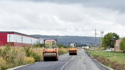 На 1-й Промышленной улице в Минводах кладут асфальт
