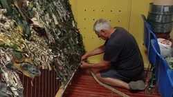 Жителей Минераловодского округа научили плести маскировочные сети