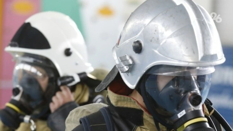 Пожар на хуторе Перевальном чуть не уничтожил сельхозтехнику