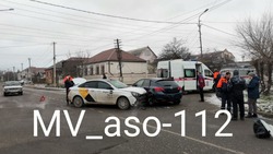 Такси с пассажирами попало в ДТП в Минводах