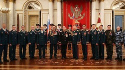Жителя Минеральных Вод генерал Виктор Золотов наградил званием Героя России