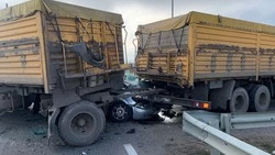 На Ставрополье минивэн попал под КАМАЗ