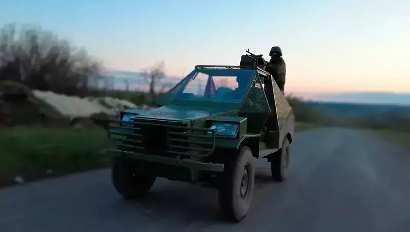 Более 100 автомобилей передали в зону СВО из Ставропольского края