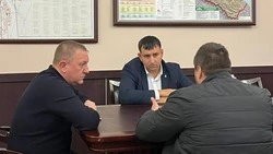 Глава Минвод Сергиенко встретился с земляком-участником СВО