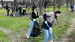 Улицу Терешковой убирали на субботнике в Минераловодском округе