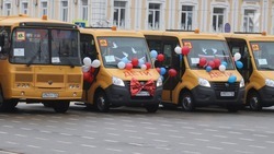 Три новых школьных автобуса передали Минераловодскому округу