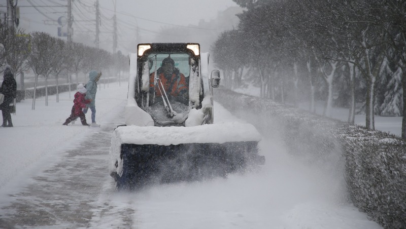 Спецслужбы Минераловодского округа устраняют последствия снегопада
